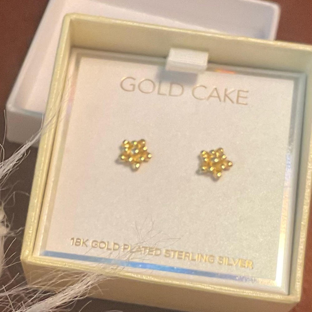 18K Gold Plated over S/S Star Earrings by Gold Cake. Posts. New with Box